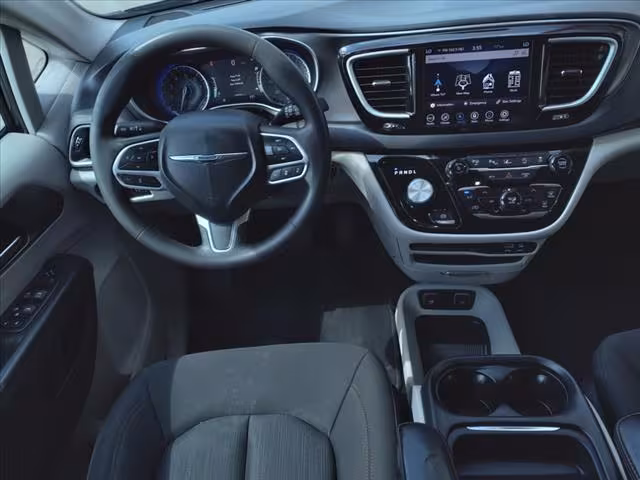 2020 Chrysler Pacifica - 2C4RC1FG3LR124122 - Image #9